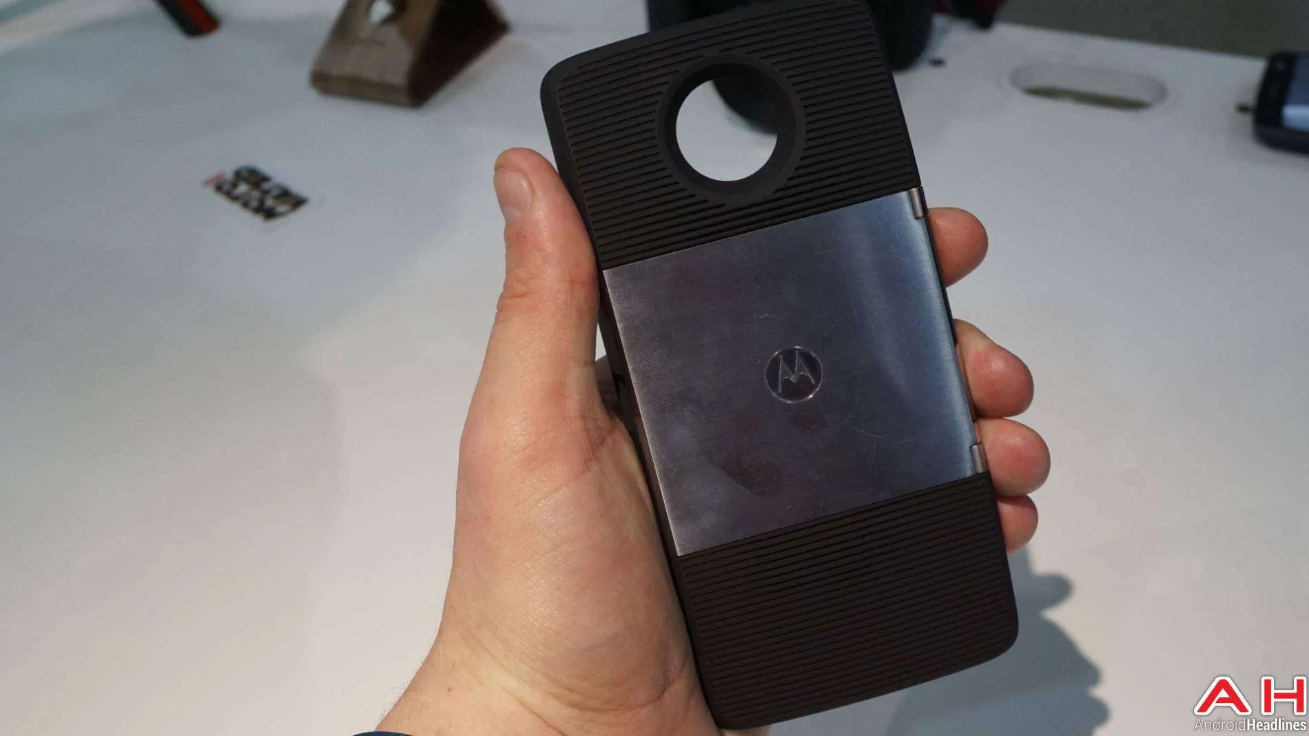 Moto Mods Lenovo Hands On AH 1 4