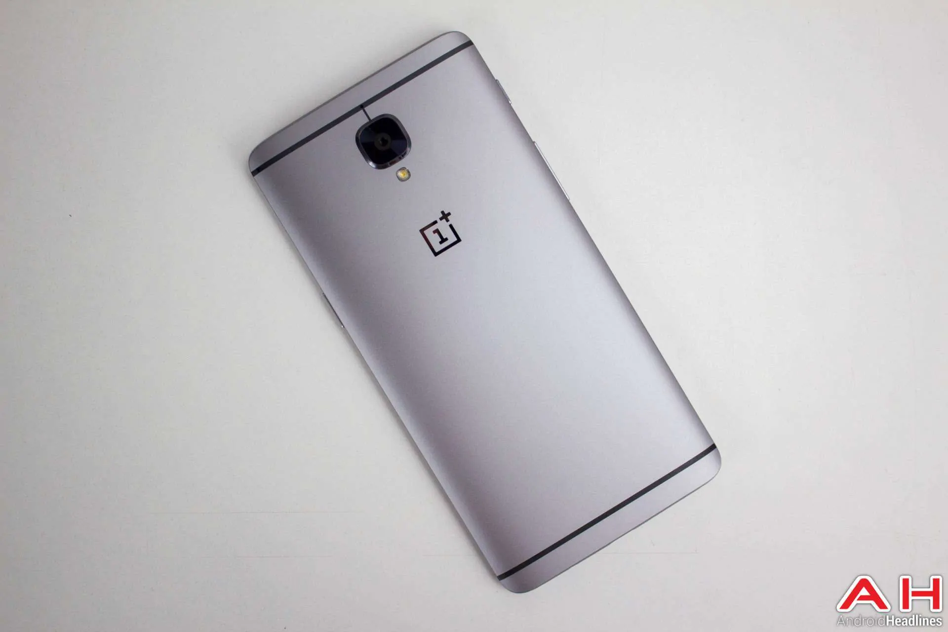 OnePlus 3 AH NS 01