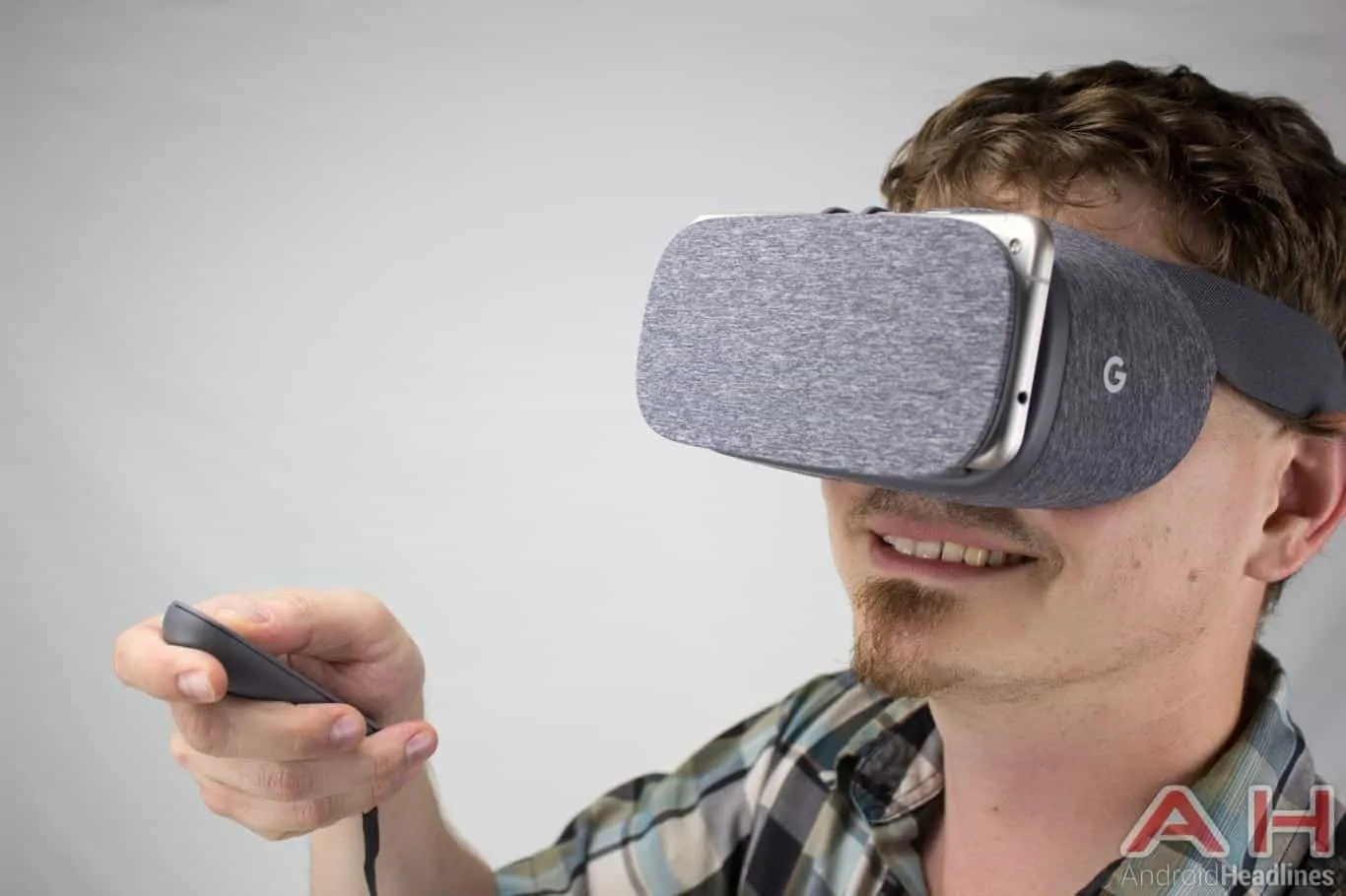 google-daydream-view-vr-ah-ns-pose