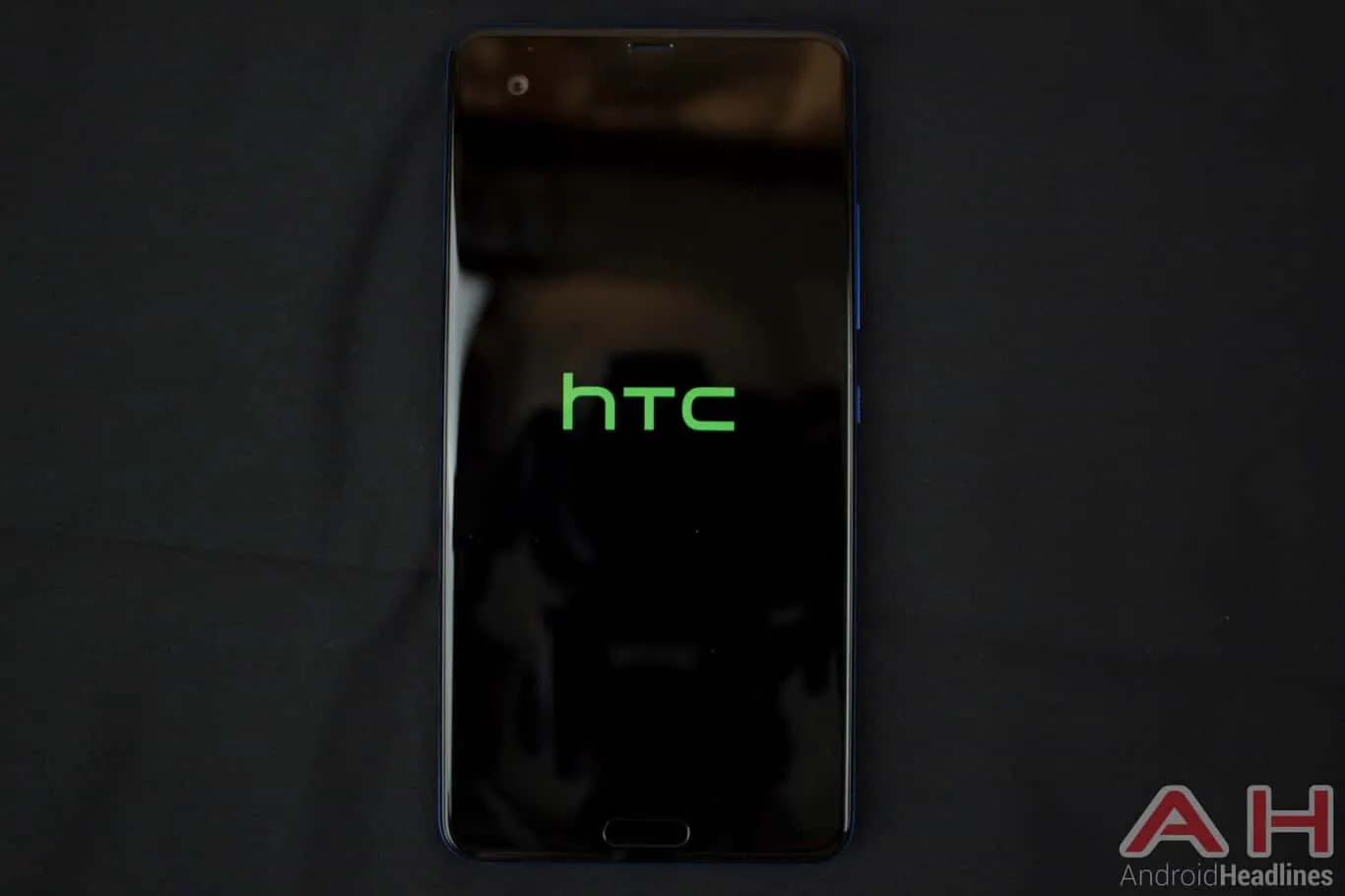 Featured image for Possible HTC U Play 2 Benchmarked With 4GB RAM, Android Oreo