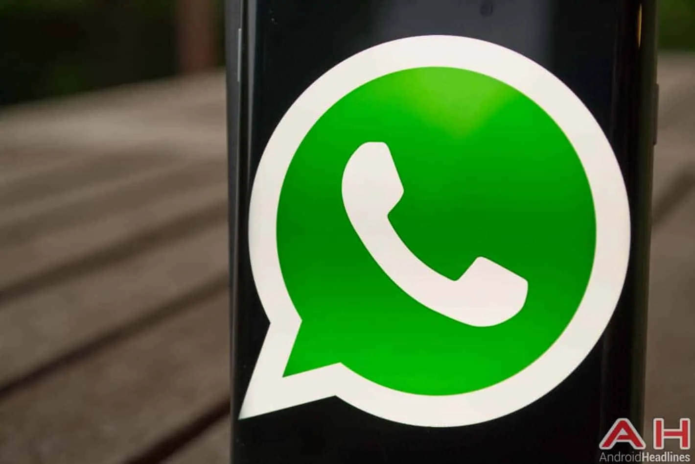 Featured image for WhatsApp Extends Android Gingerbread Support Until 2020