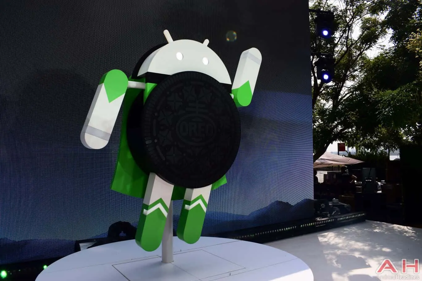 Featured image for Android 8.1 Oreo Update Now Rolling Out On Stable Channel