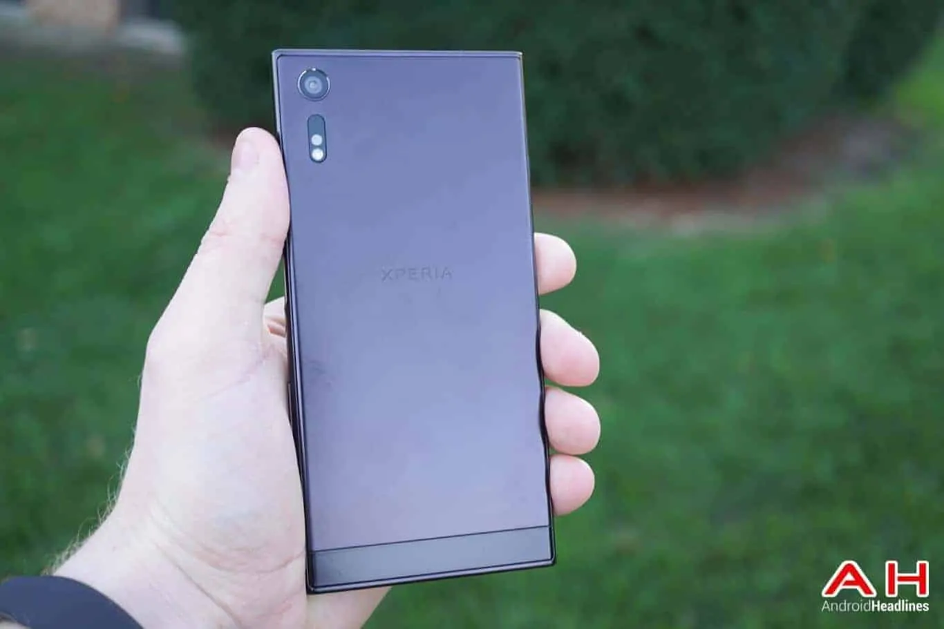 Featured image for Sony Xperia XZ, XZs Now Getting Android 8.0 Oreo