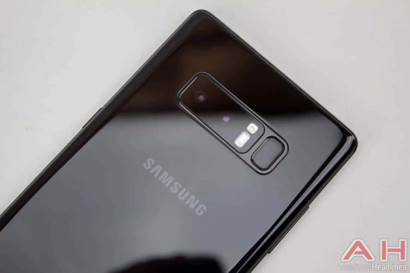 Featured image for Samsung Galaxy Note 8 Reaches 1% Market Share In 3 Countries