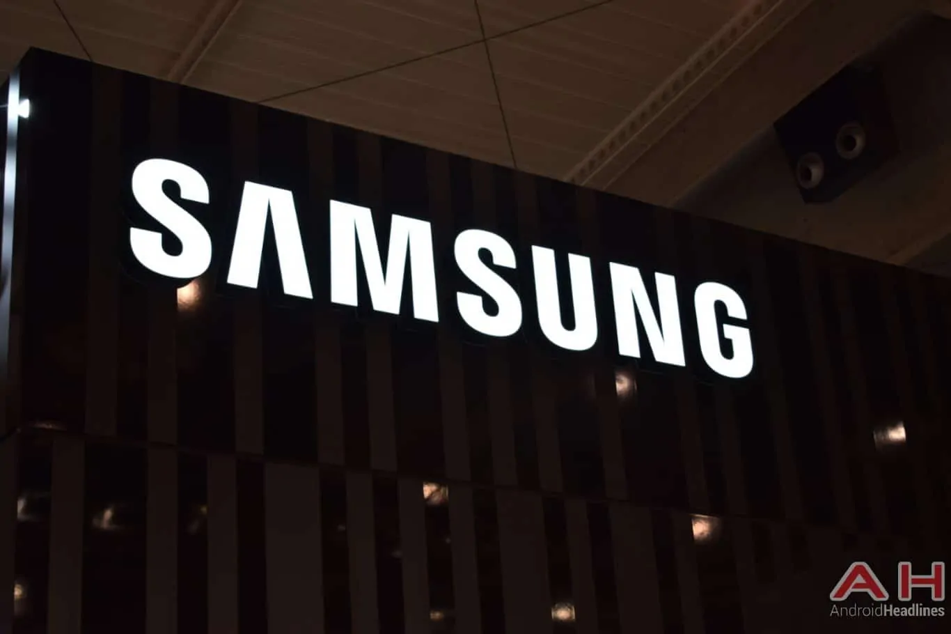 Featured image for Samsung Opens World’s Largest Mobile Phone Factory In India