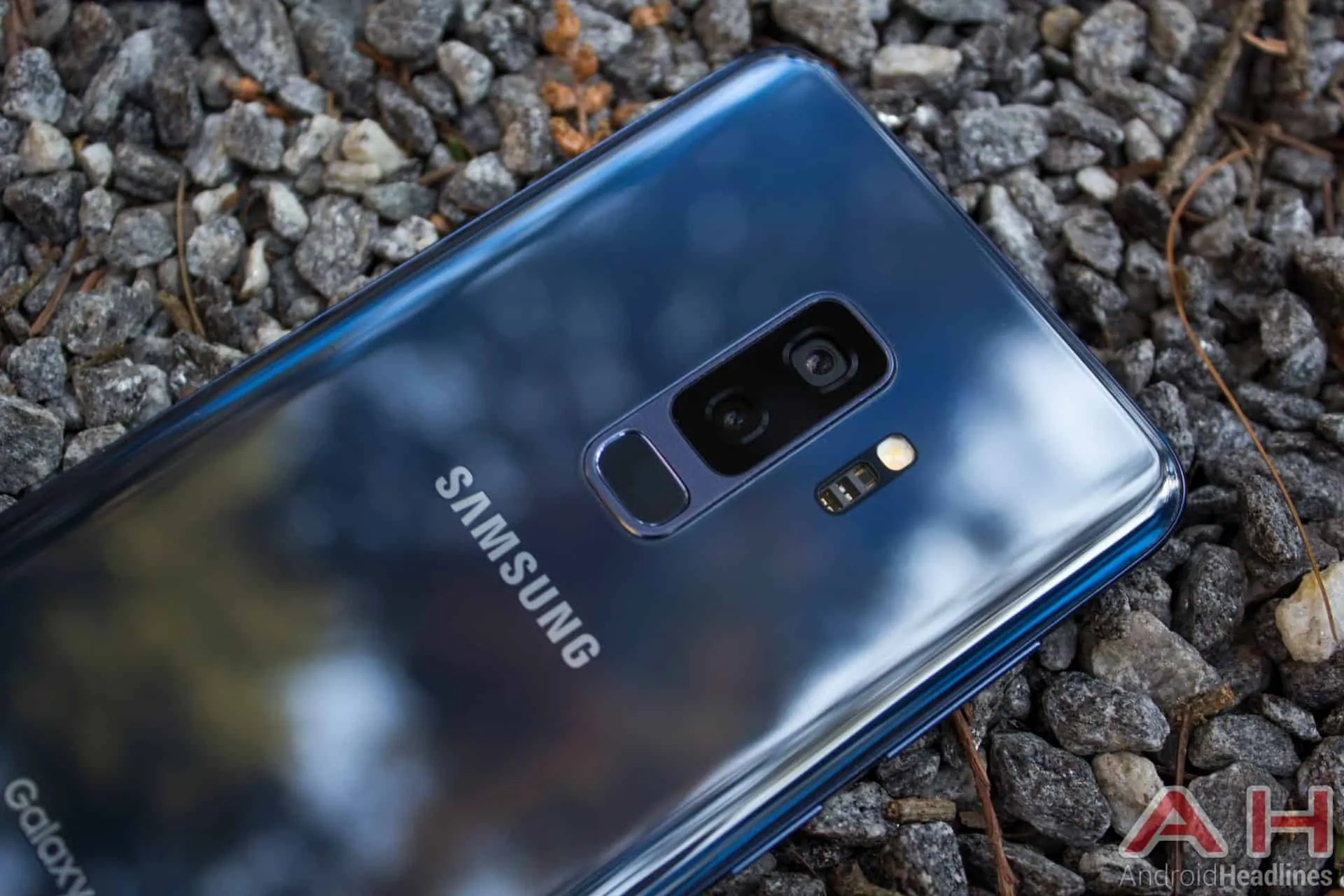 Samsung Galaxy S9 Plus AH NS 40 fingerprint cameras
