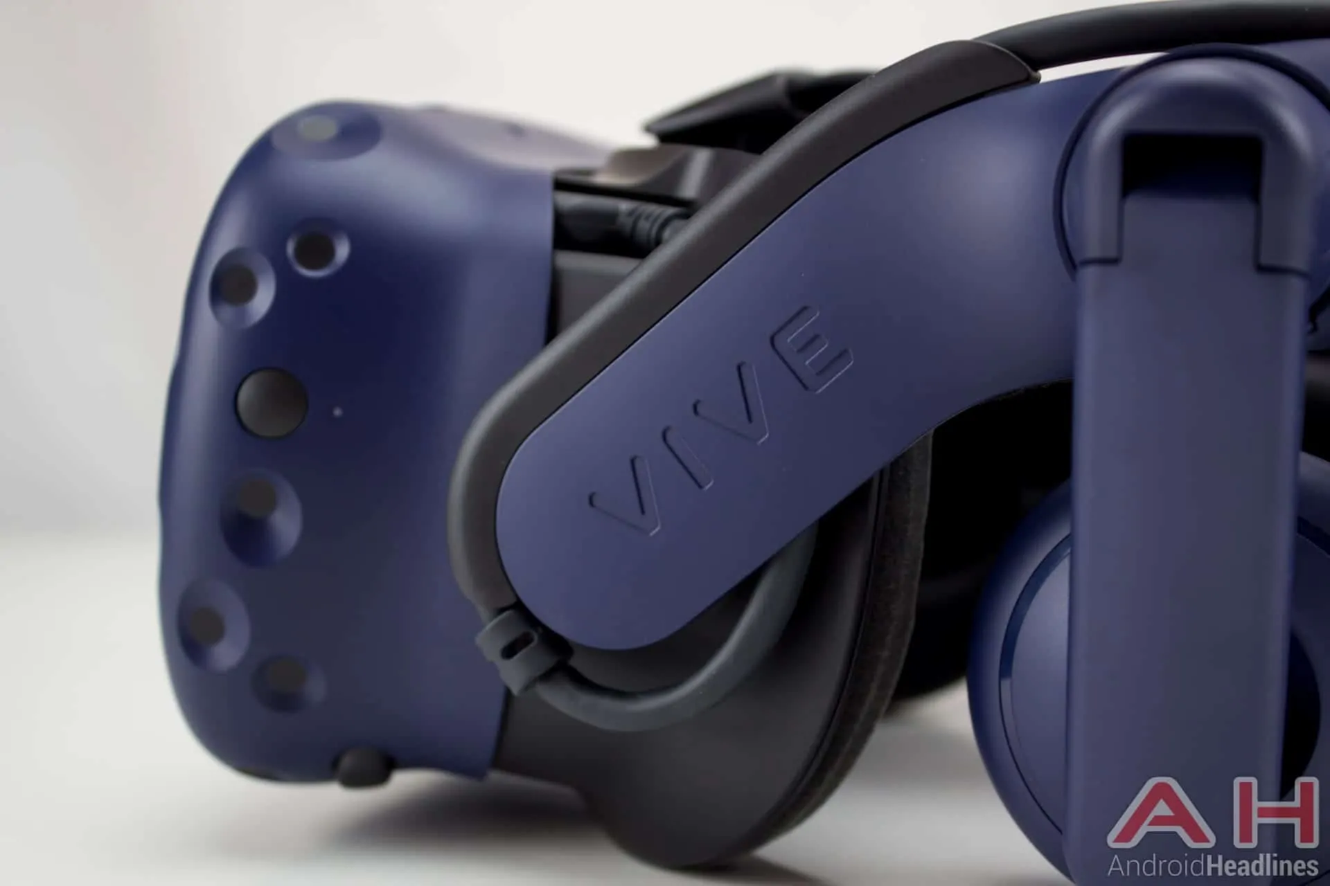 HTC Vive Pro AH NS 05