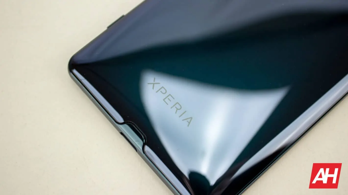 Featured image for New Leak Hints At Sony Xperia XZ4 Design, Dual Front Cameras