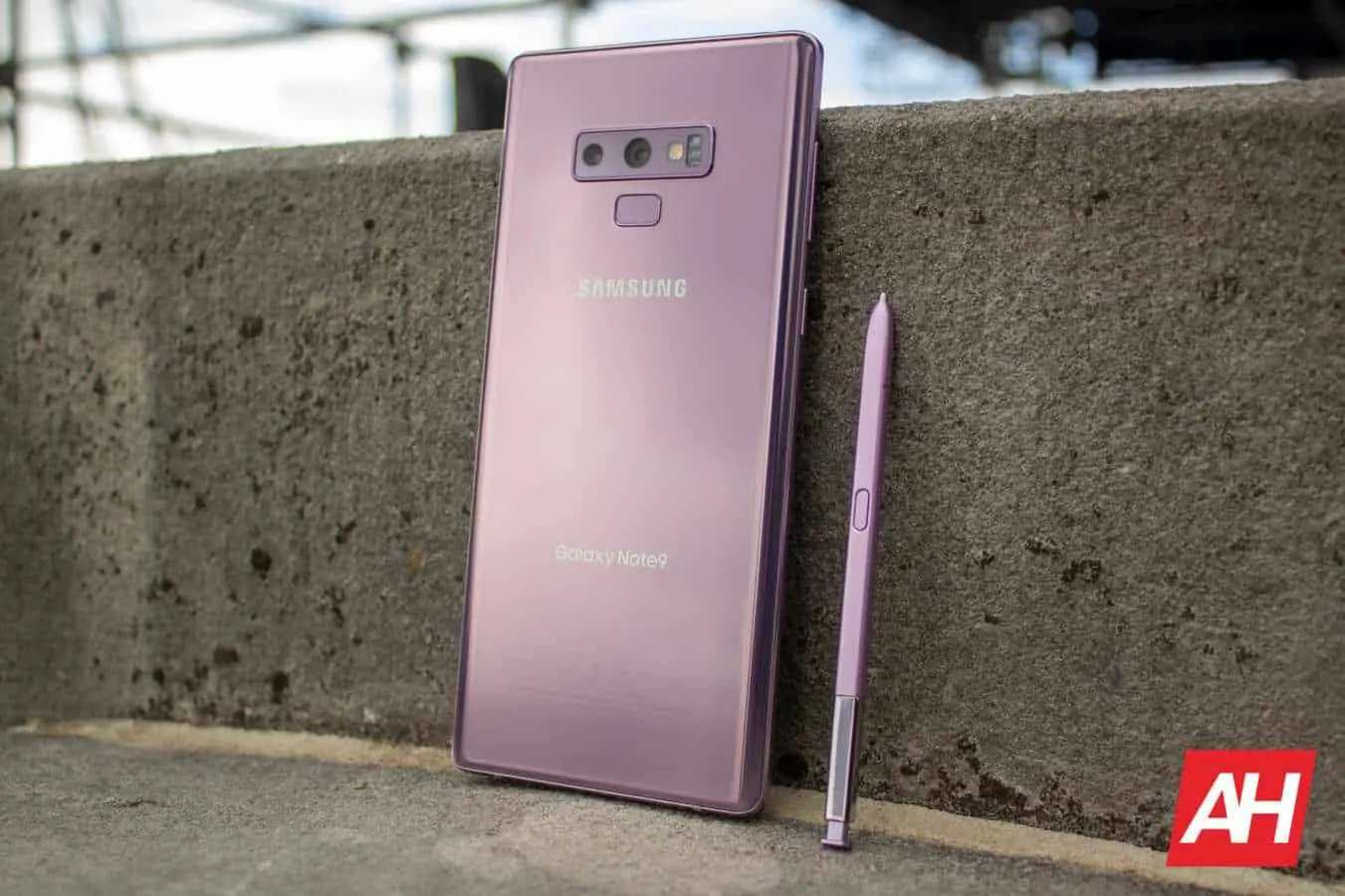 Featured image for T-Mobile Samsung Galaxy Note9 Units Finally Receiving Android 9 Pie