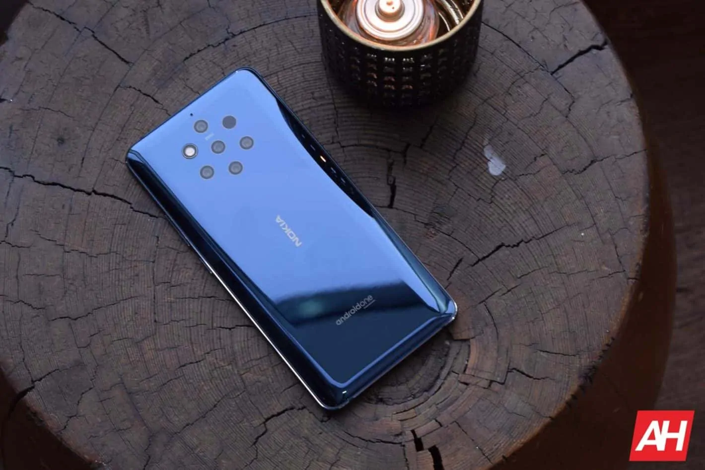 Featured image for Hands On With Nokia 9 PureView: 5 Cameras Is Better Than 1