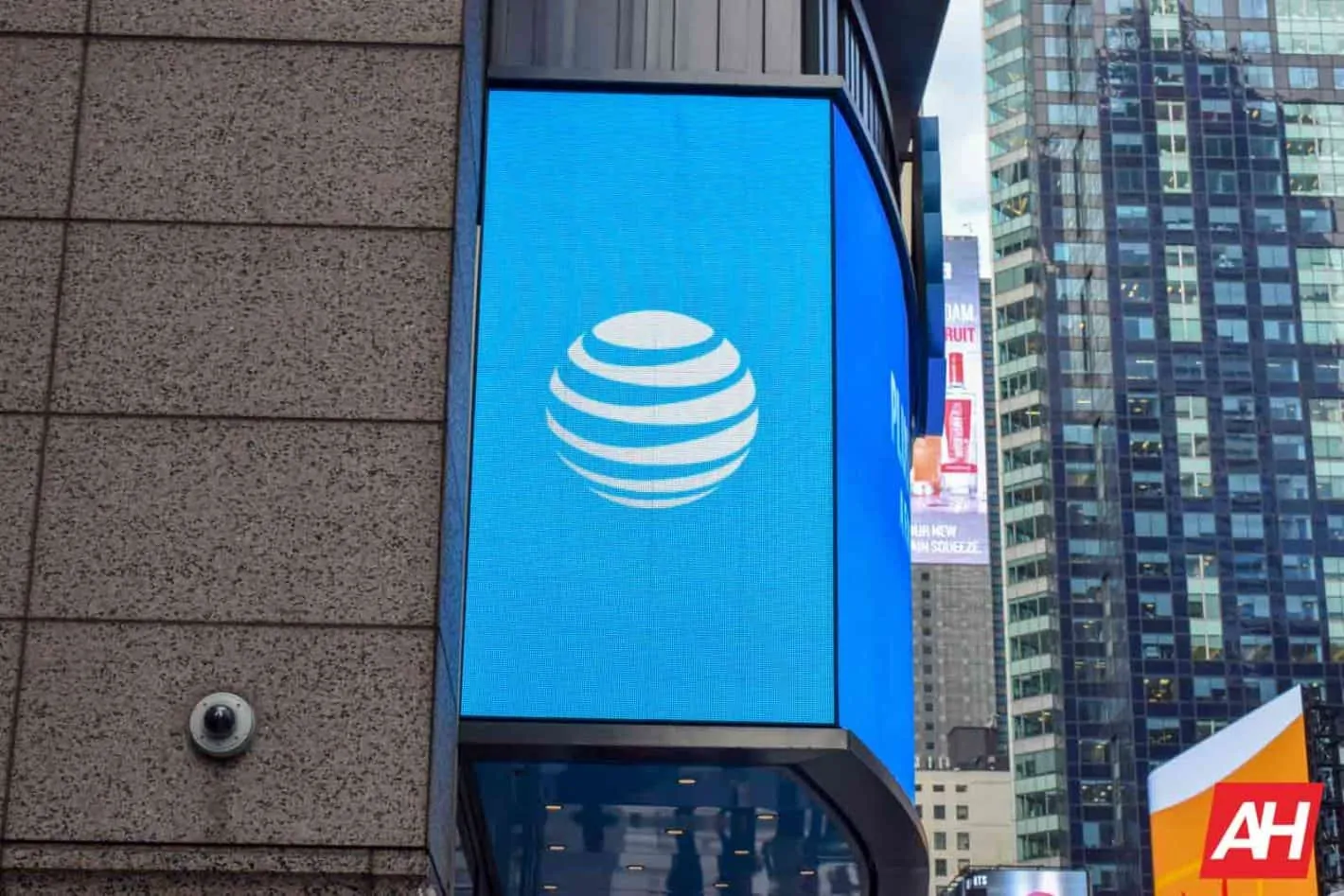 Featured image for AT&T Rolls Out 5Gbps Fiber Internet To Over 70 US Cities