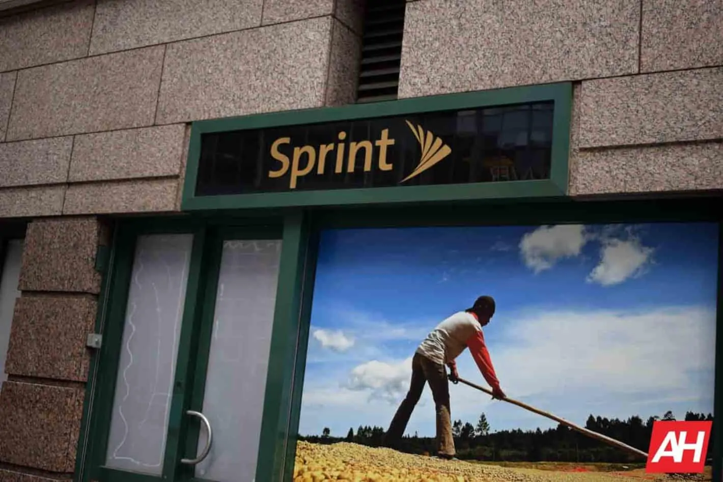 Featured image for Sprint Stores Will Become T-Mobile Stores On August 2