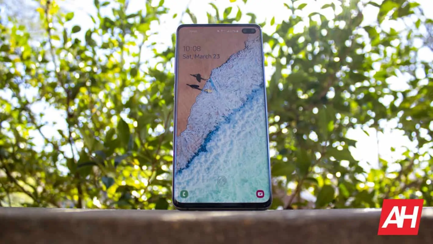 Featured image for Samsung's Galaxy S10 Series Gets January 2022 Security Update