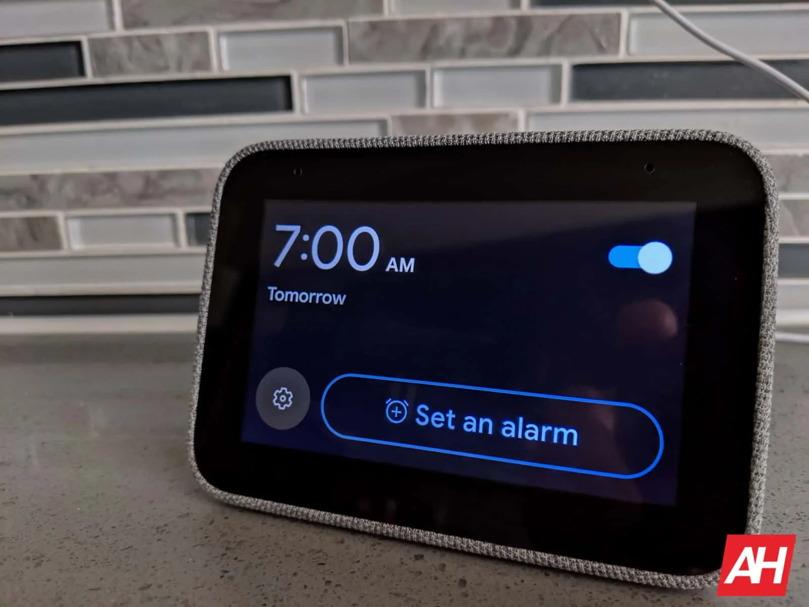 Lenovo Smart Clock Review AM AH 8