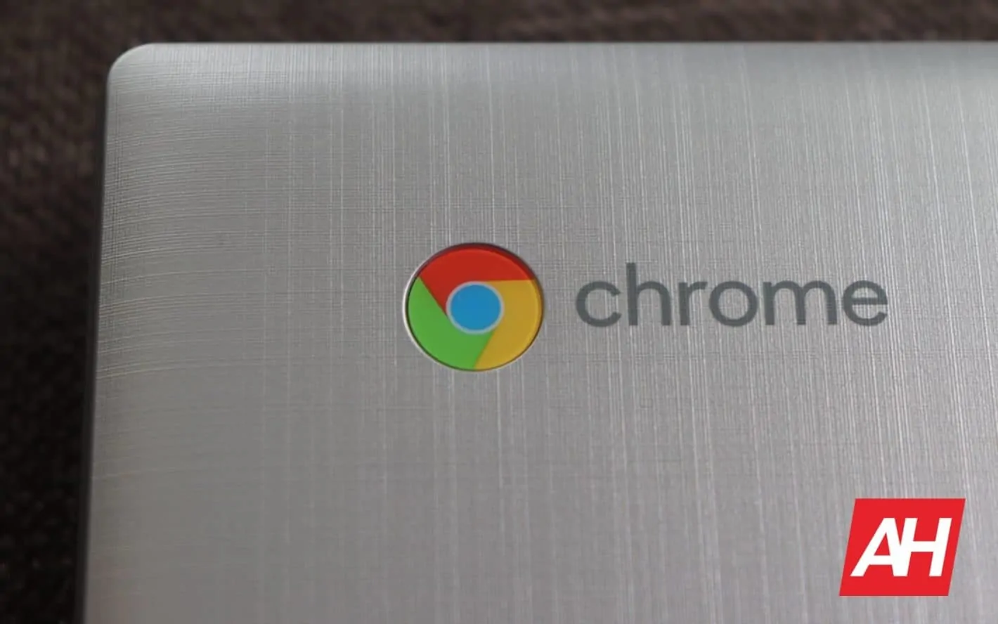 Featured image for Google Plans To Add Scheduled Dark Mode To Chrome OS