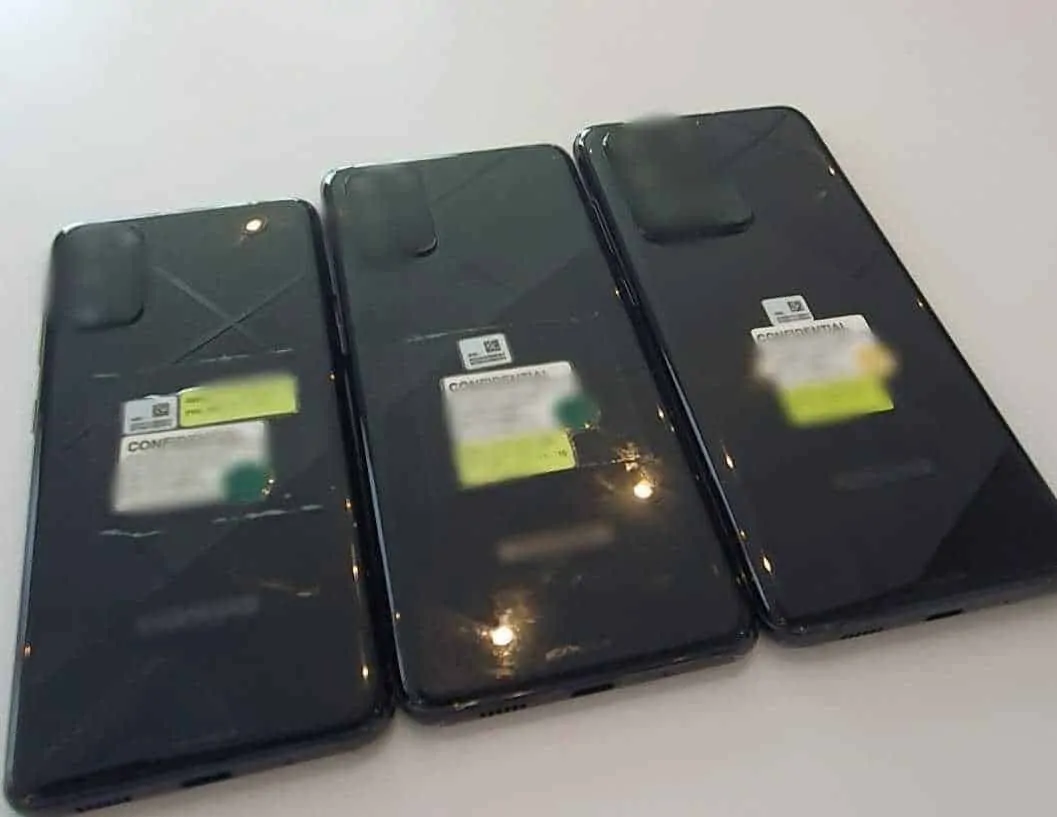 Featured image for Leaked Image Shows The Size Difference Between Galaxy S20 Units