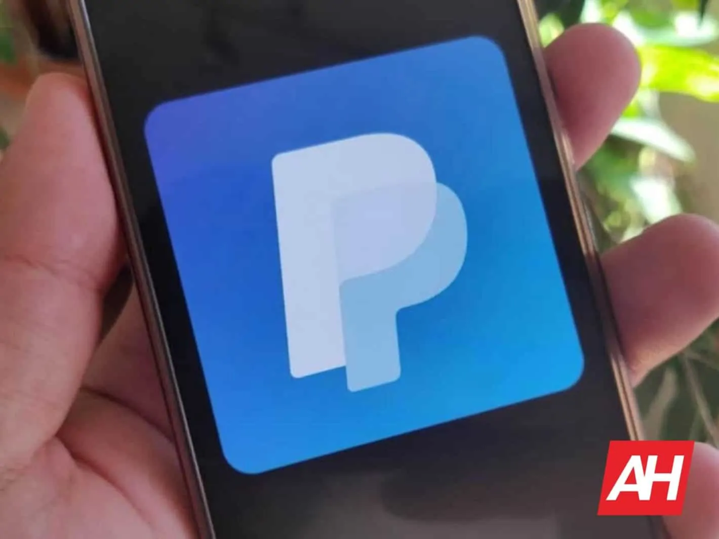 Featured image for PayPal now supports Apple Pay for its credit and debit cards