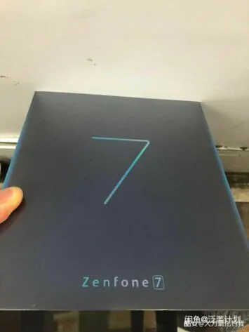 ASUS ZenFone 7 retail box leak 1