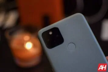 Google Pixel 5 Review AM AH 3 1