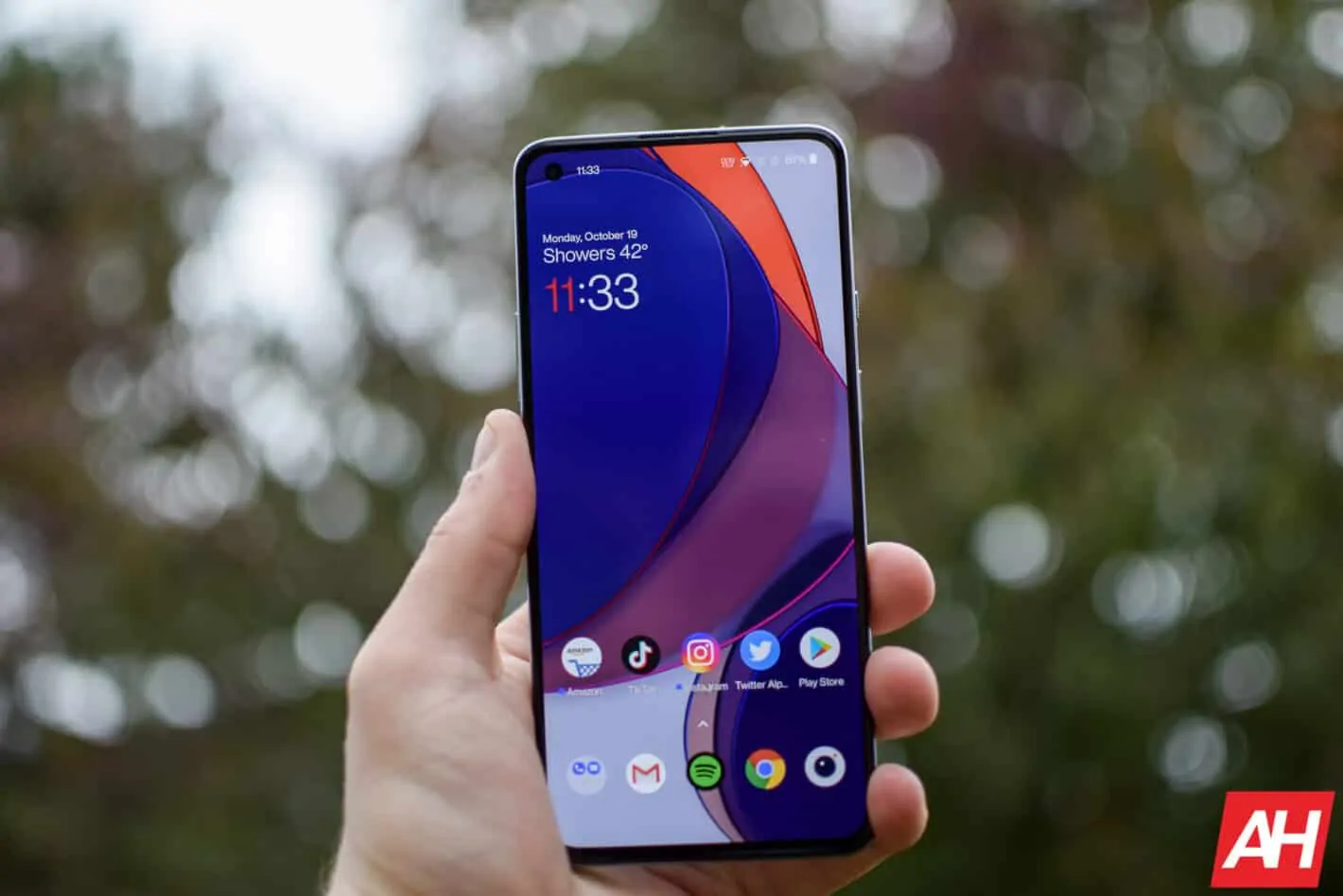 Featured image for T-Mobile OnePlus 8T Finally Gets Always-On Display Feature