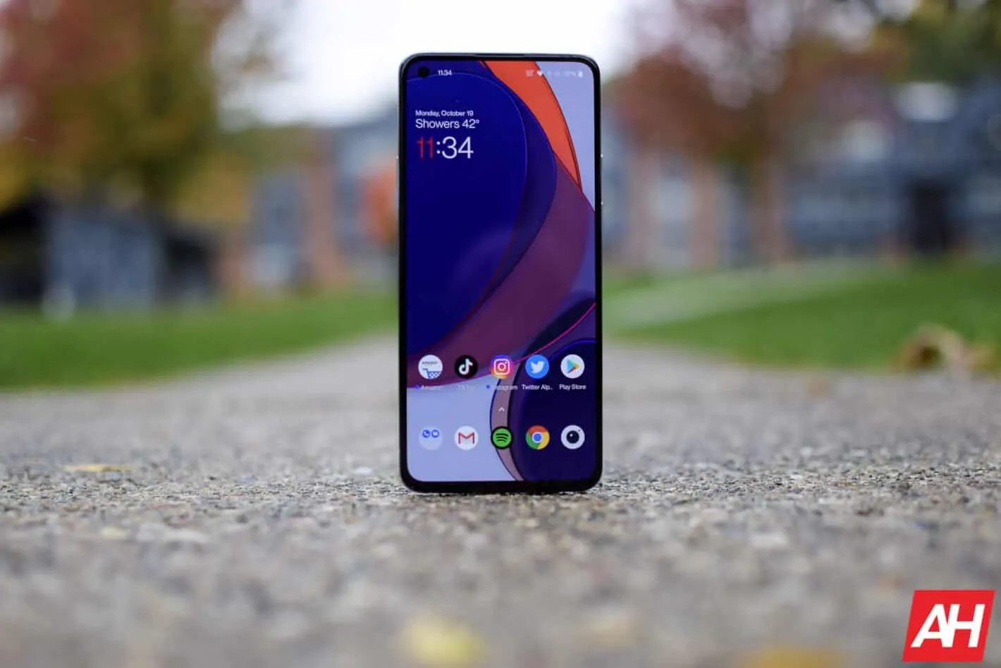 Featured image for Entire OnePlus 8 series is now getting Android 13 update