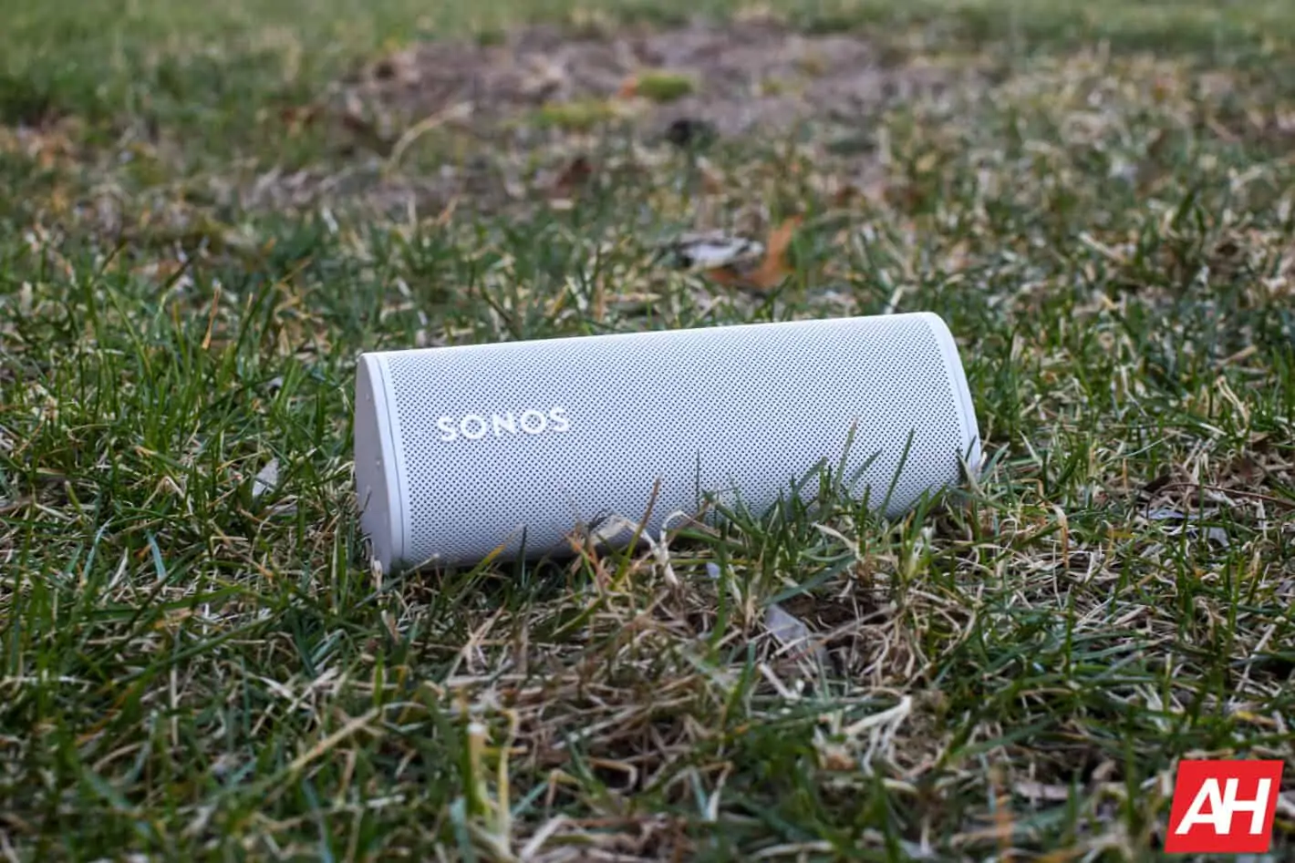 Featured image for Get total music clarity anywhere with the Sonos Roam, now $143