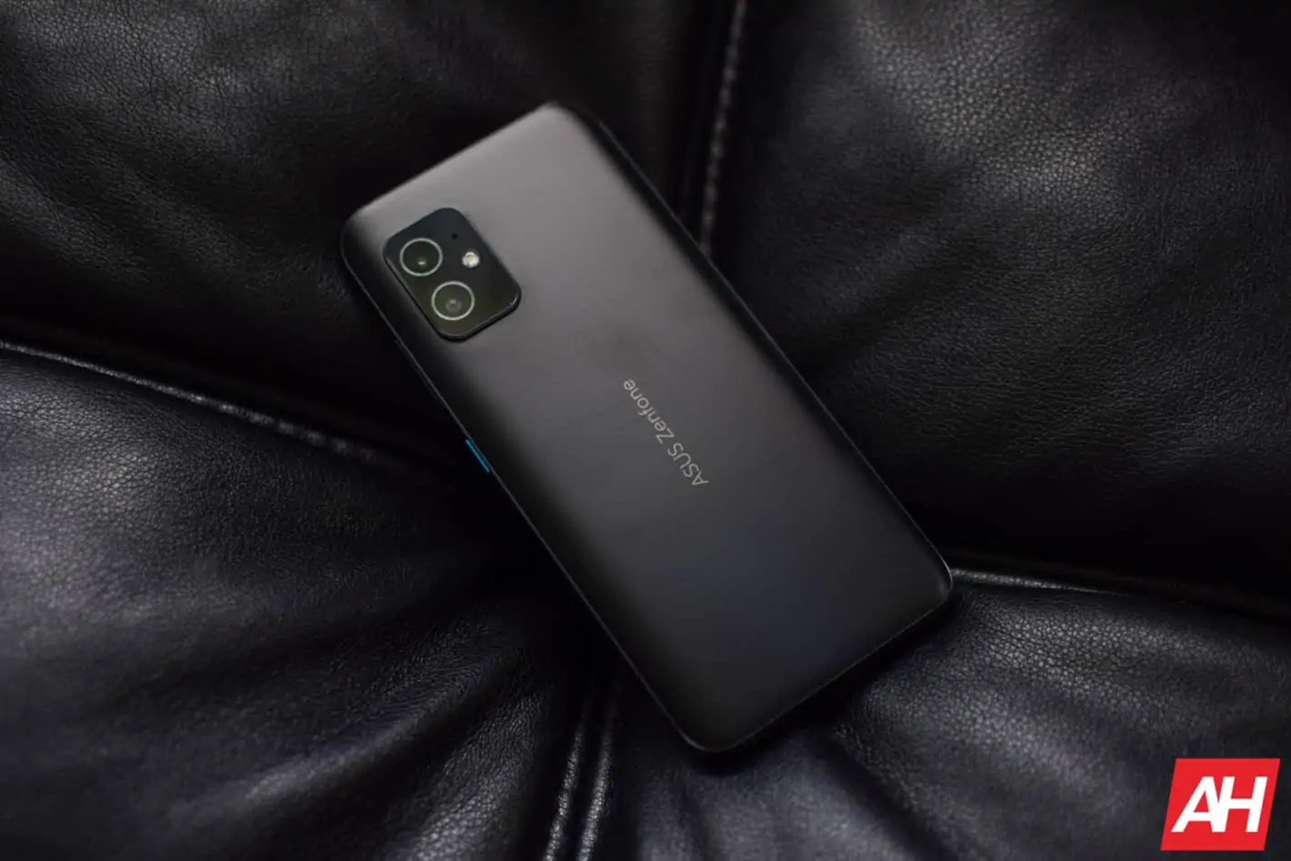 Featured image for First ZenFone 8 Update Improves Camera Quality, System Performance & More
