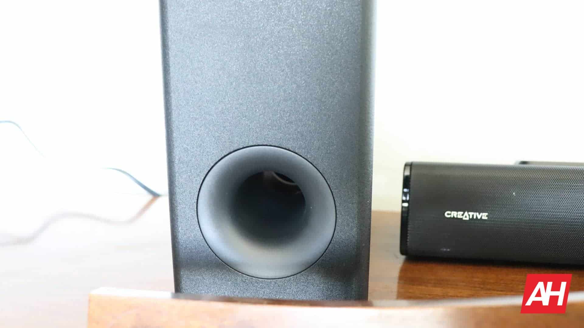 02 Creative Stage V2 review audio DG AH 2021