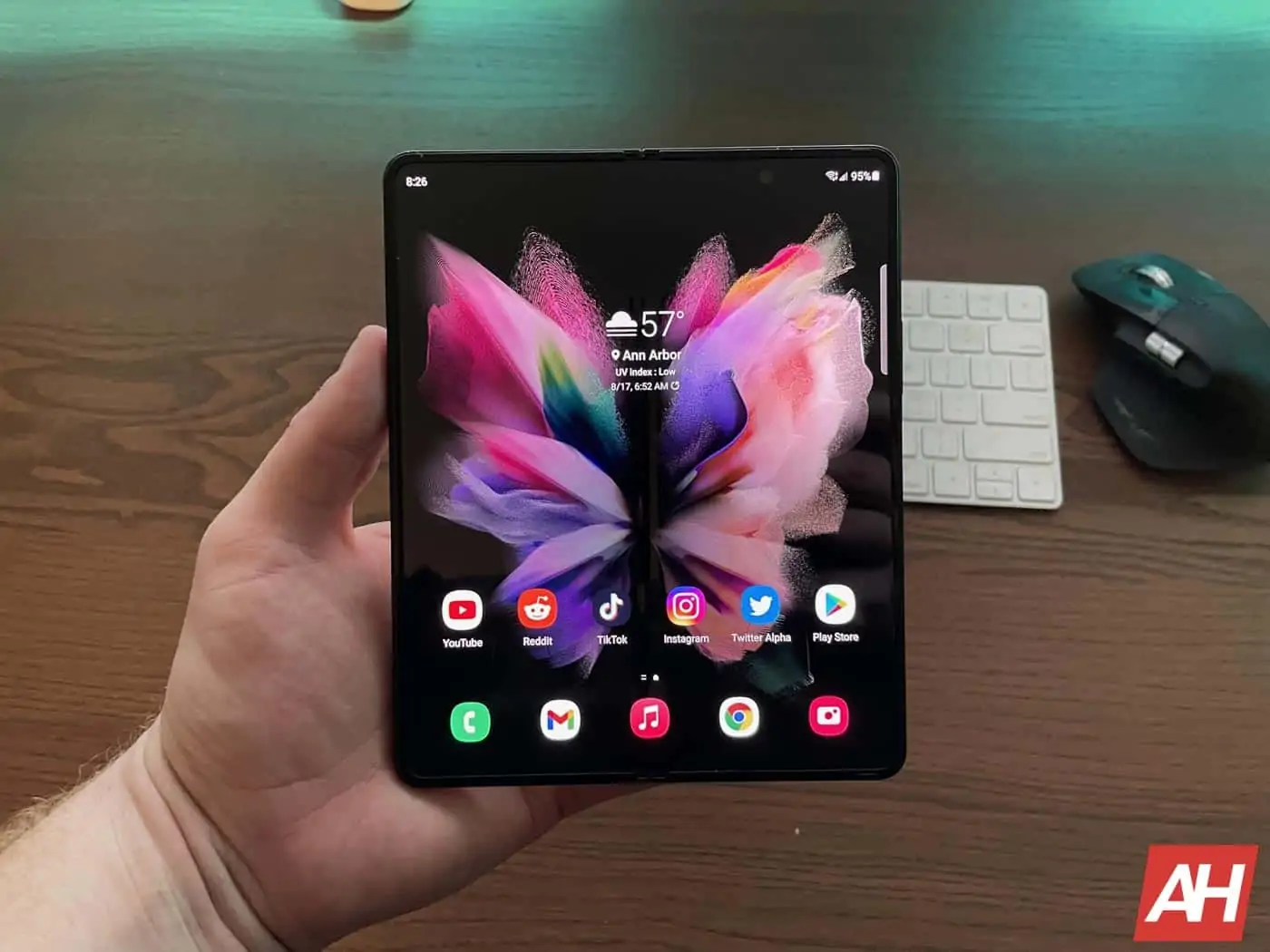 Samsung Galaxy Z Fold 3 AM AH 18