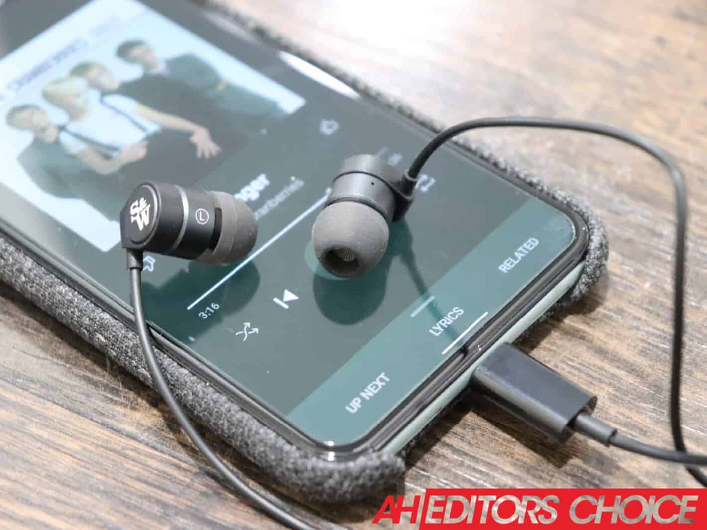 Featured image for Strauss & Wagner EM8C Review  – USB-C Ready Audiophile-Friendly Earbuds At A Bargain