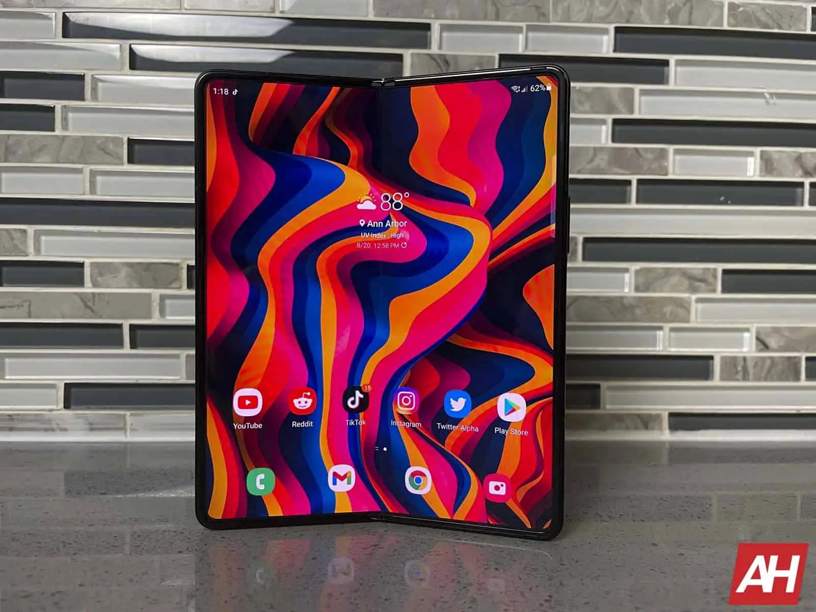 Samsung Galaxy Z Fold 3 AM AH 07