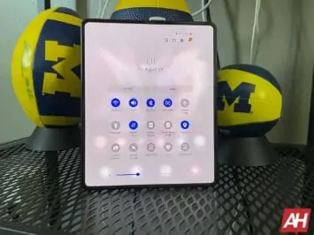 Samsung Galaxy Z Fold 3 AM AH 15