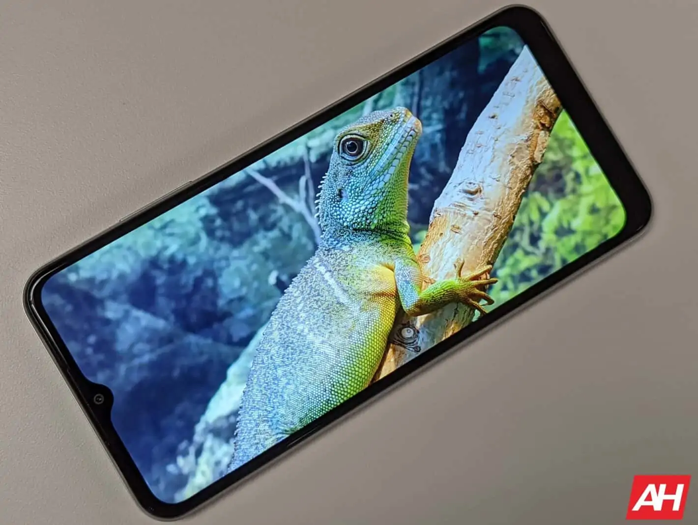 Celero 5G AH HR Display