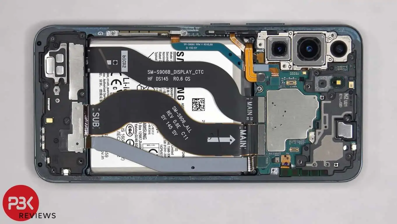 Featured image for Galaxy S22+ Teardown Reveals How Easy It Is To Replace The Screen