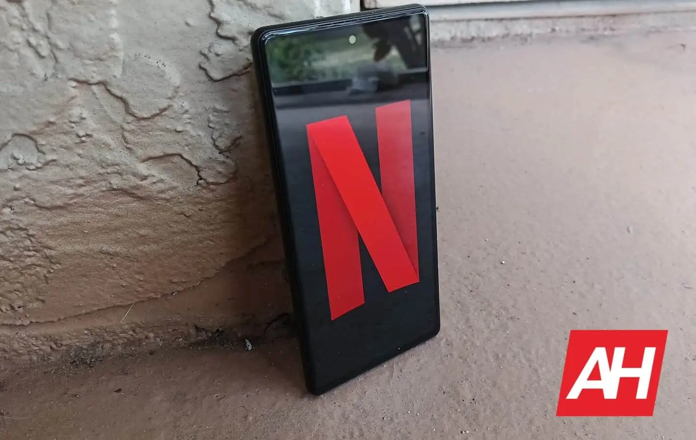 Featured image for U.S. Netflix users will have to pay a fee for password-sharing