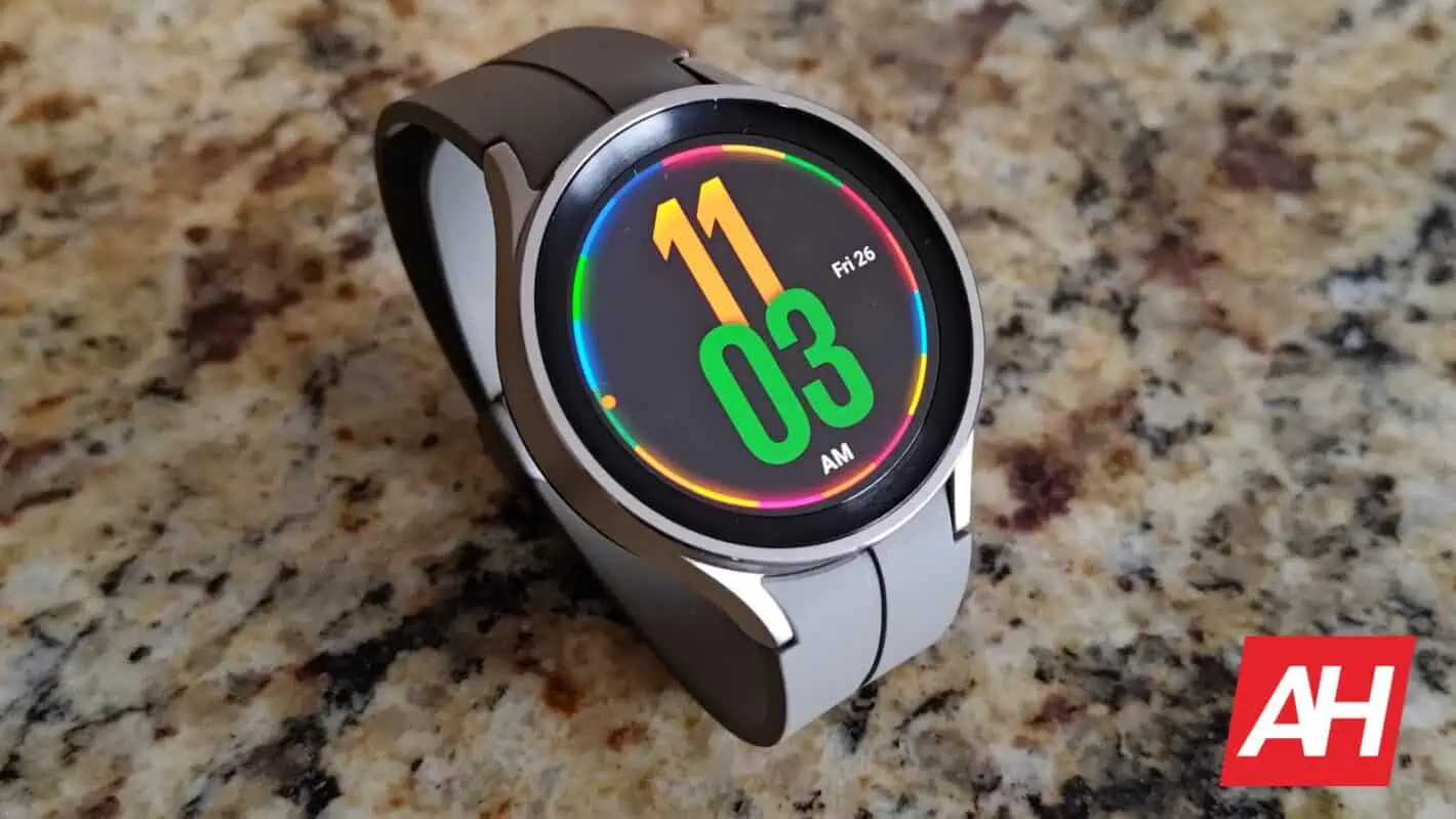 Featured image for New Galaxy Watch 5 update seems to cause display wake issue