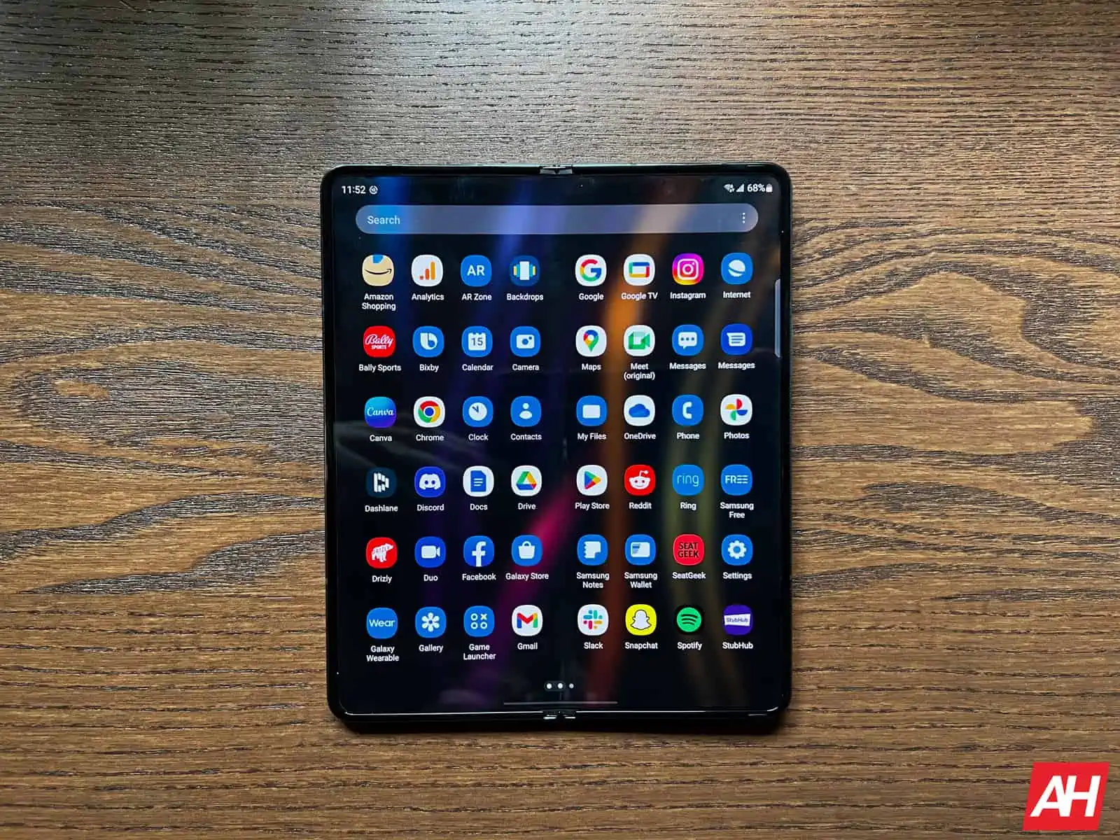 Samsung Galaxy Z Fold 4 Review AM AH 17