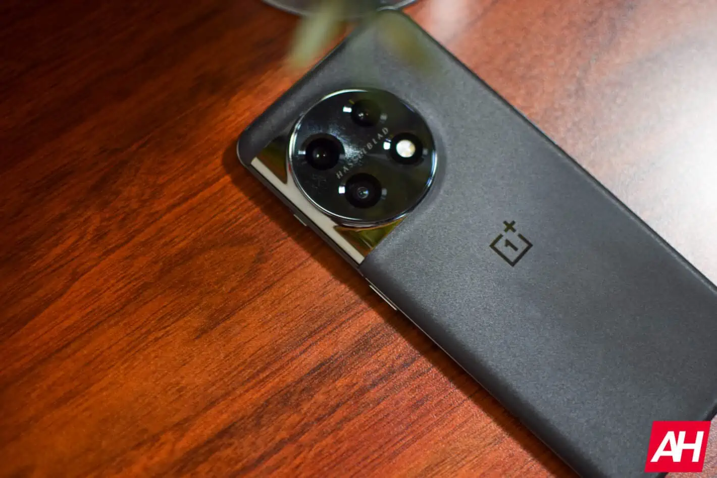 Featured image for This special edition OnePlus 11 could be made of marble