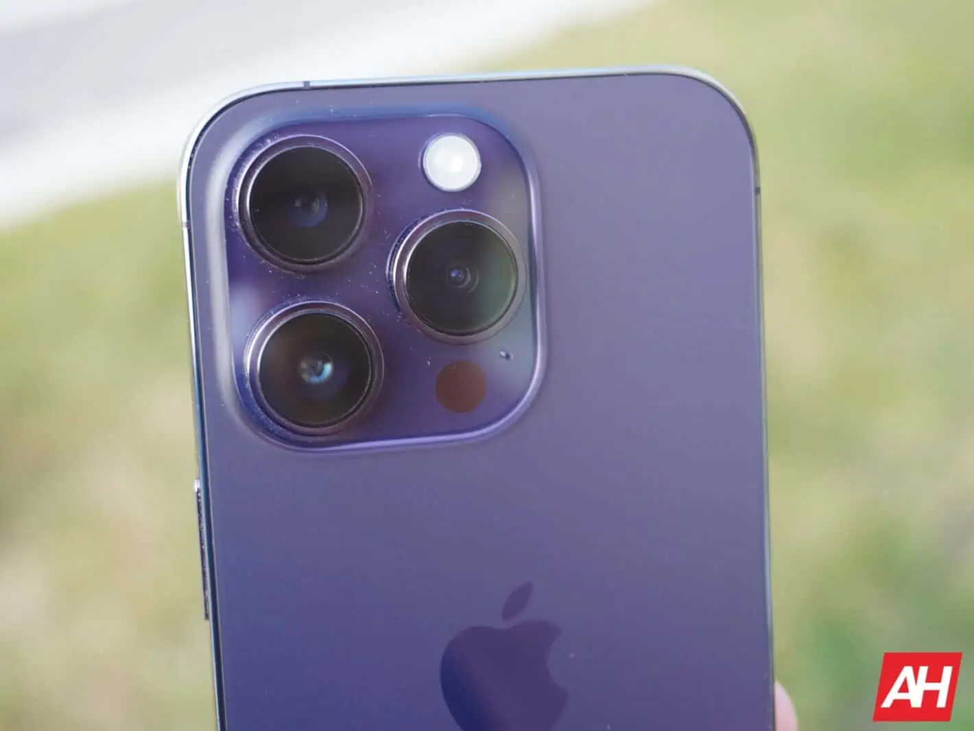 Featured image for iPhone 16 Pro to include considerably larger camera island