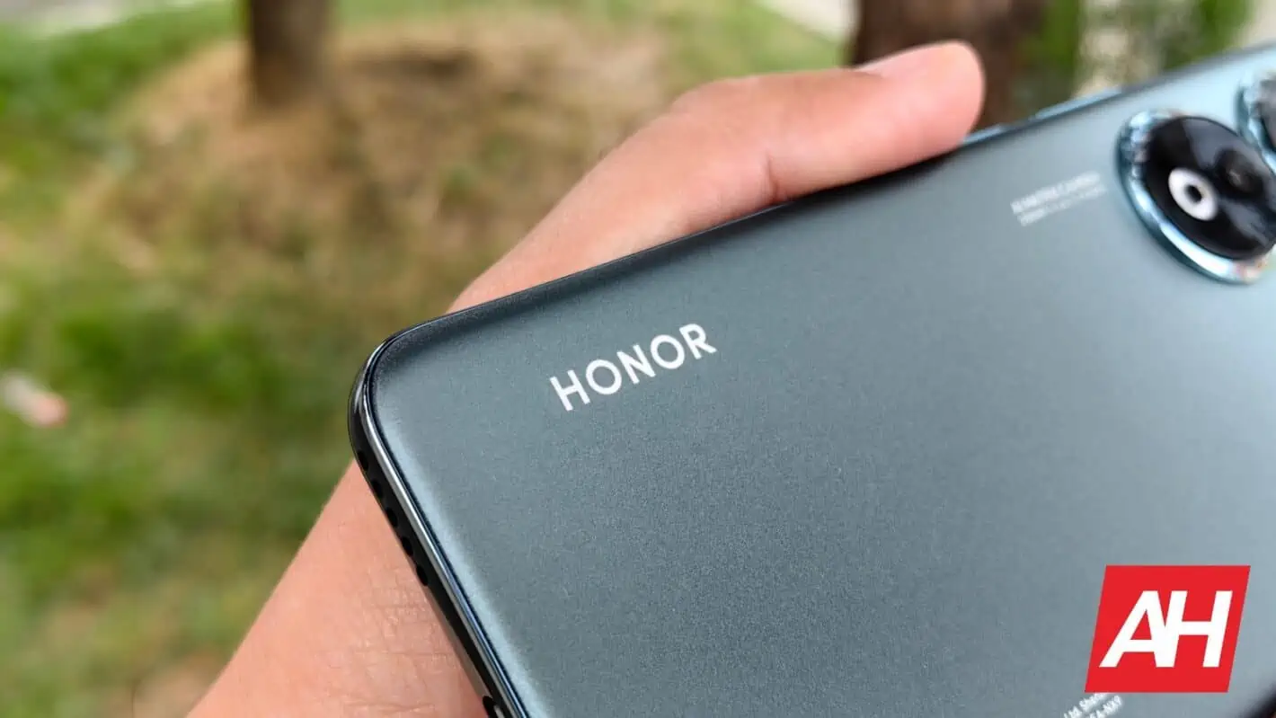 Featured image for HONOR 100 series coming with blazing fast charging