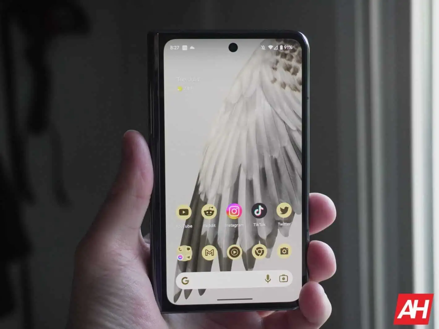 Featured image for Google Pixel 7, Fold, and 8 series receive the April update