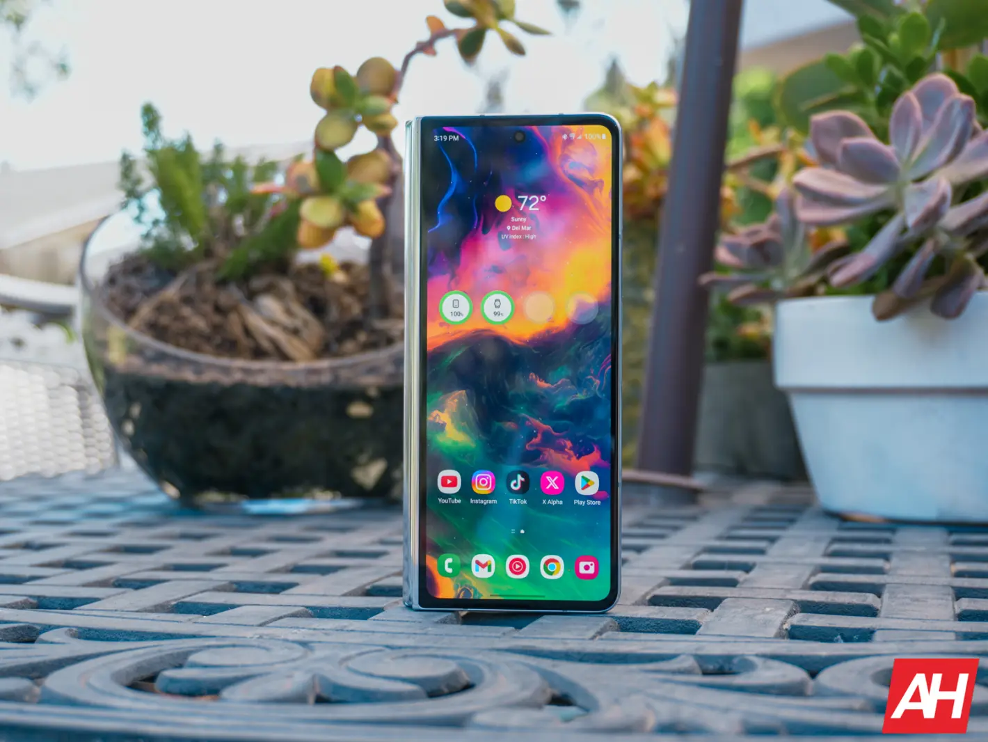 Featured image for Samsung video shows Galaxy Z Fold 5, Flip 5 assembly & lab tests