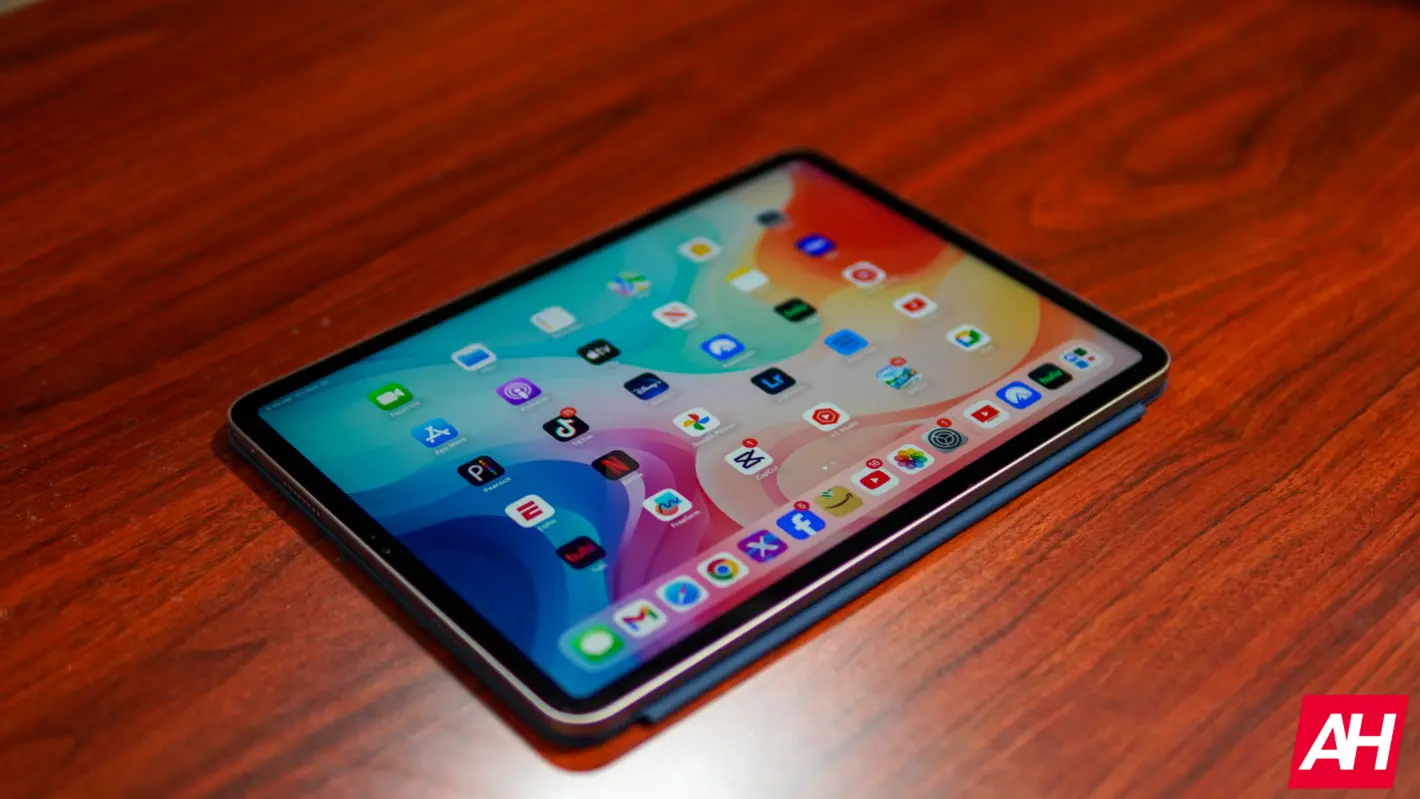 Featured image for Apple anticipates that you won't buy an OLED iPad Pro