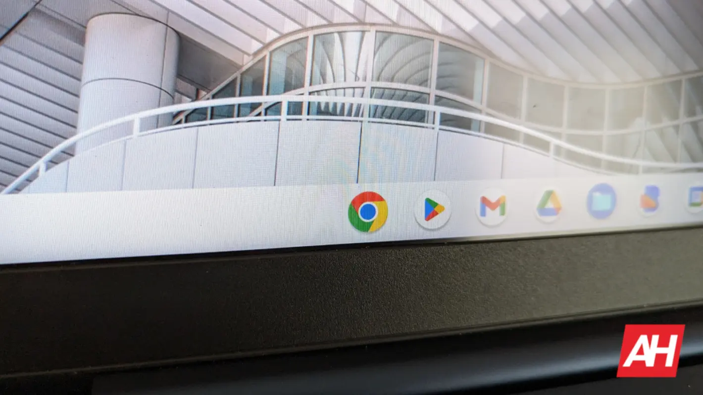 Featured image for Google Boosts Chromebooks with AI: New Features Coming Soon