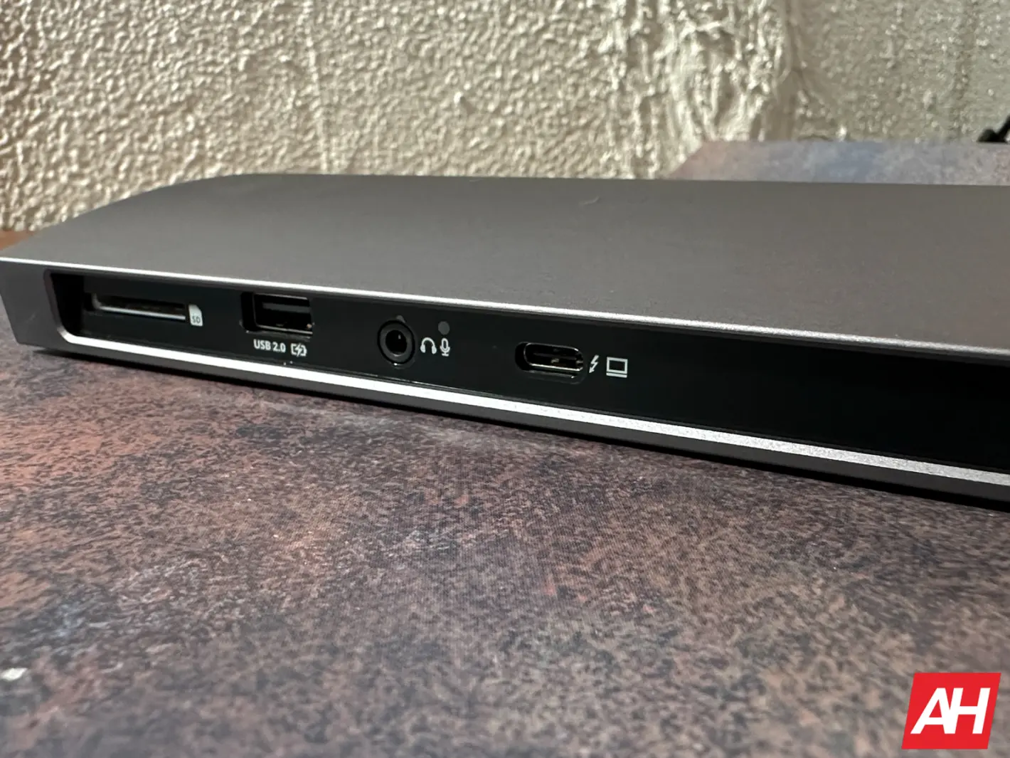 Satechi Thunderbolt 4 dock Review AM AH 3