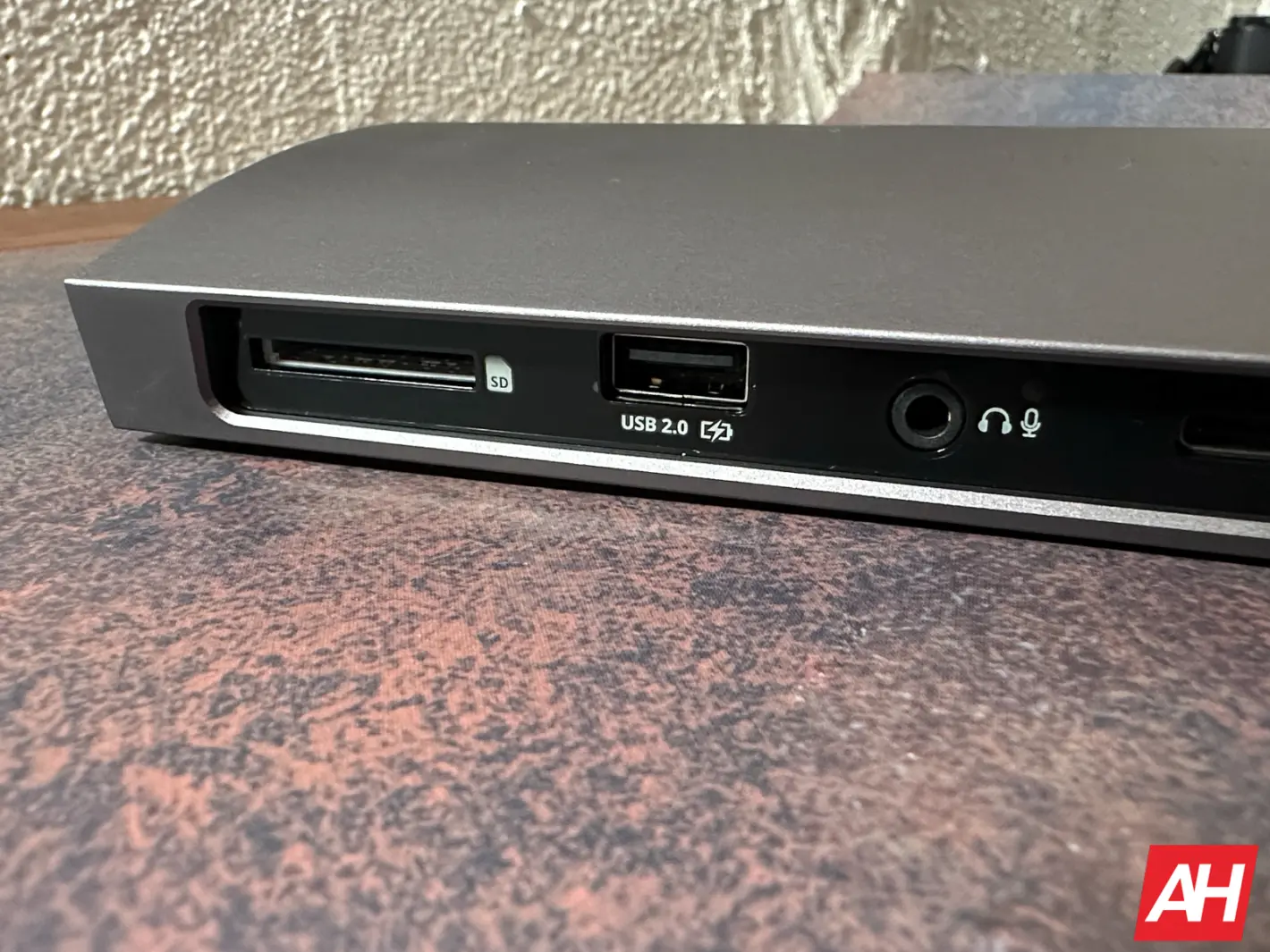 Satechi Thunderbolt 4 dock Review AM AH 4