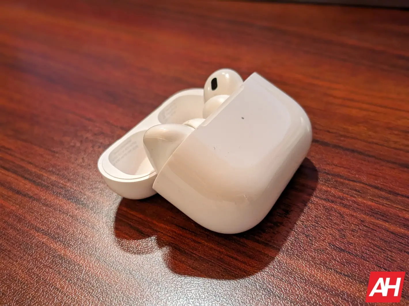 Featured image for Apple intros standalone USB-C charging case for AirPods Pro 2
