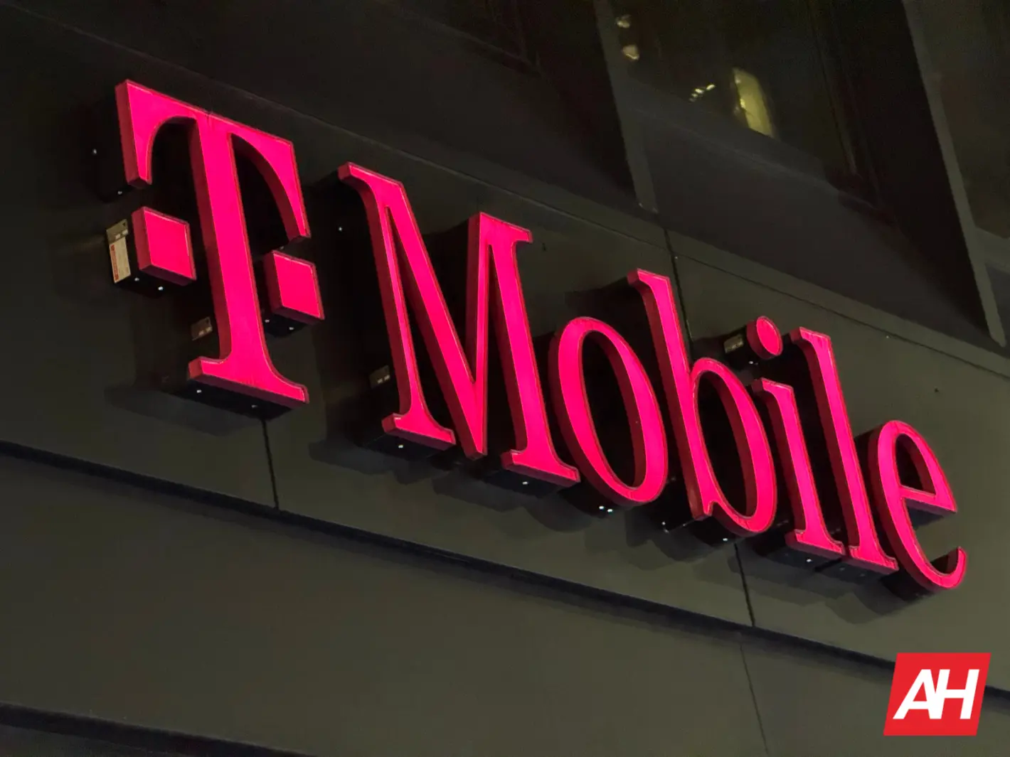 Featured image for T-Mobile will be more transparent about fees and speeds