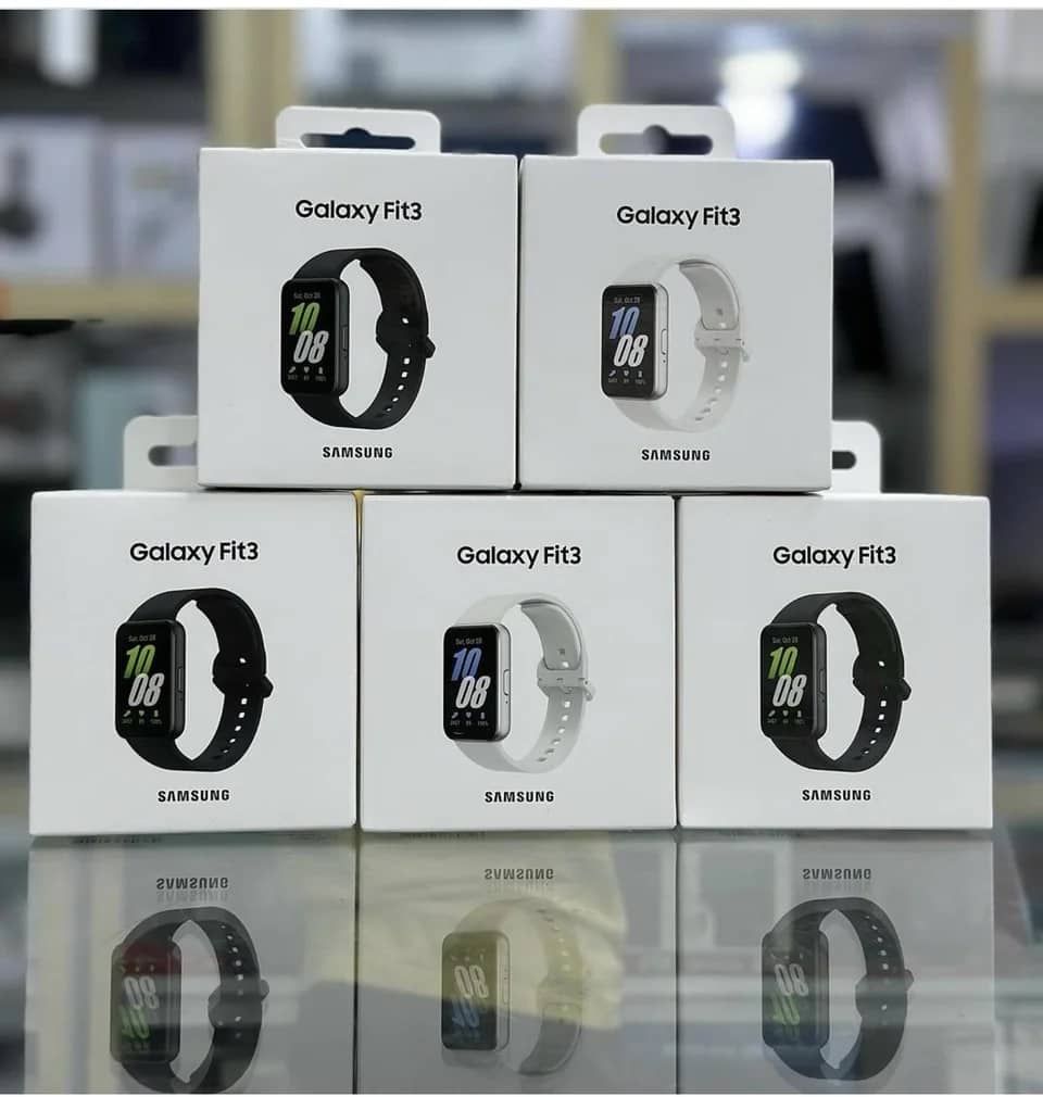 Samsung Galaxy Fit 3 retail boxes