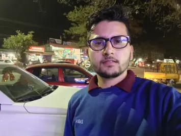 Vivo V30 Pro Camera Sample night selfie 2